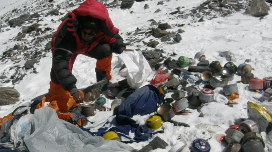 Plus de 1,6 tonne de déchets plastiques retrouvés dans l'Himalaya lors d'une expédition