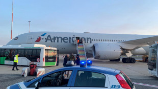 Allarme bomba, controlli negativi sull'aereo a Fiumicino