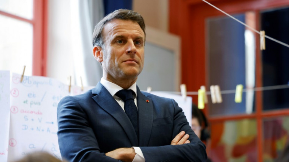 Macron impose une nouvelle réforme de la formation des profs, pour mieux recruter