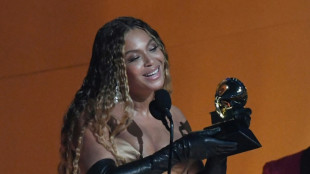 Beyoncé lidera corrida ao Grammy com 11 indicações; Anitta é única representante brasileira