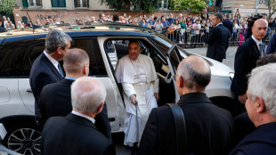 Folla per il Papa in una parrocchia romana, 'pregate per me'