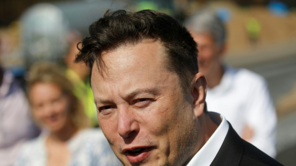 US-Medien: Elon Musk hat Twitter übernommen und Spitzenkräfte gefeuert