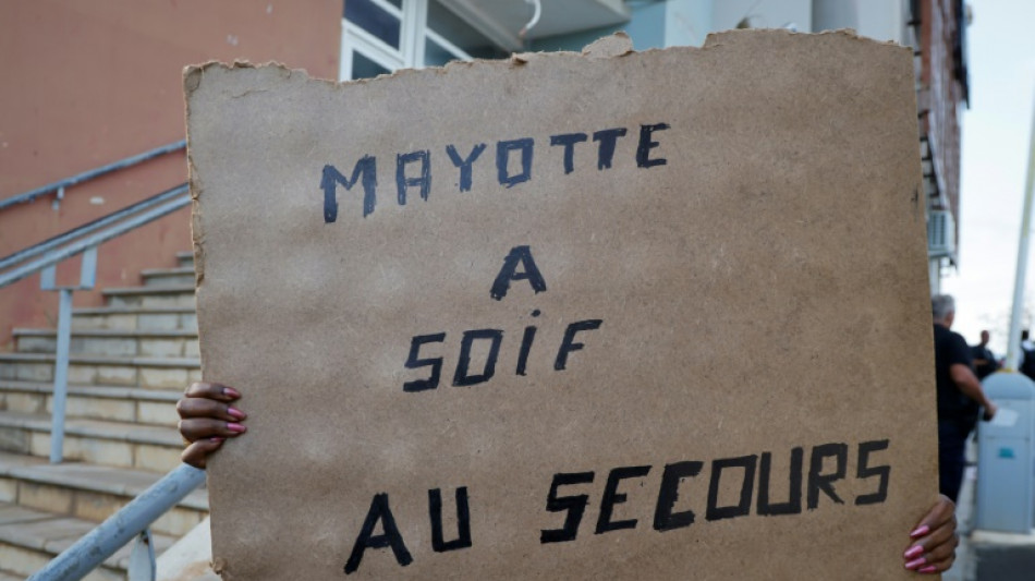 Mayotte: dans un lycée devenu centre d'hébergement, "on fait ce qu'on peut avec les moyens du bord"