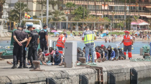 Encuentran muertos a cinco inmigrantes en una embarcación cerca de Canarias