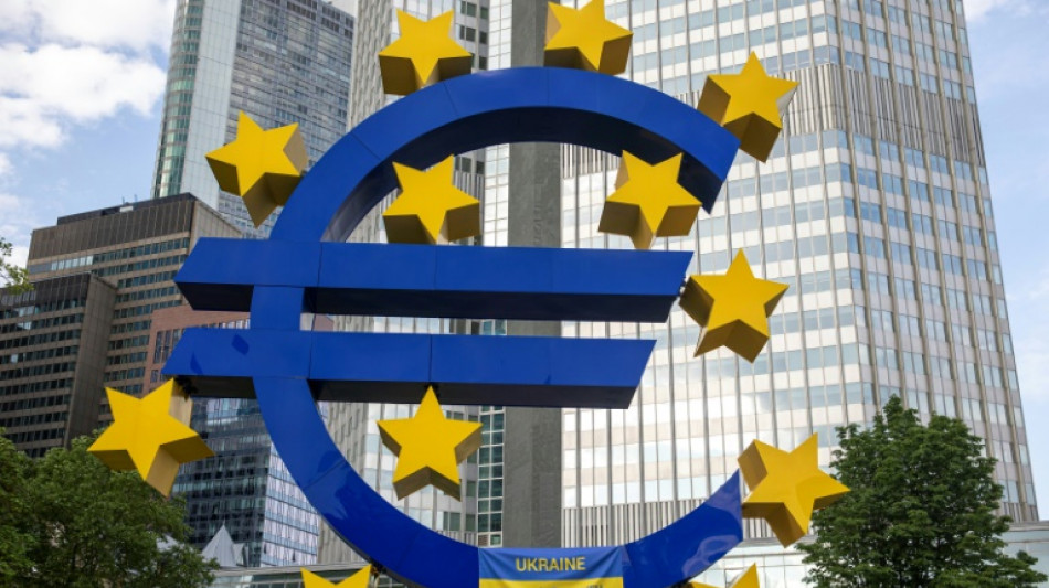 Euro fällt erstmals seit 2002 auf Parität zum Dollar