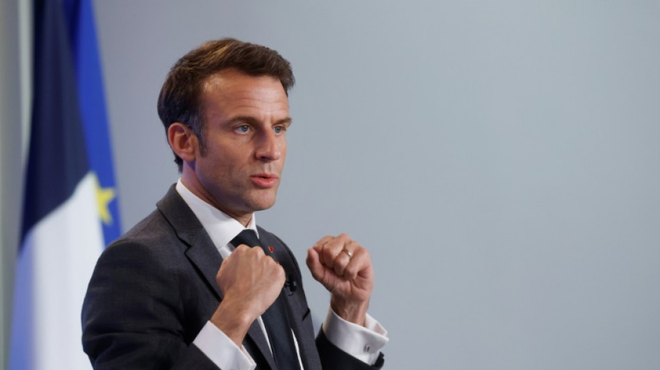 Macron annonce investissements et emplois à Dunkerque, "symbole" de la réindustrialistion