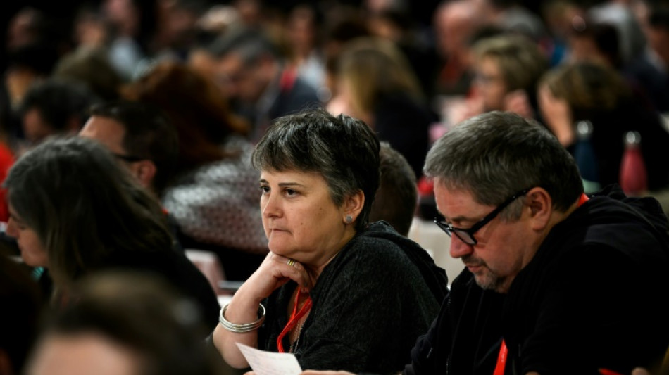 Salaires des fonctionnaires: le gouvernement abat ses cartes