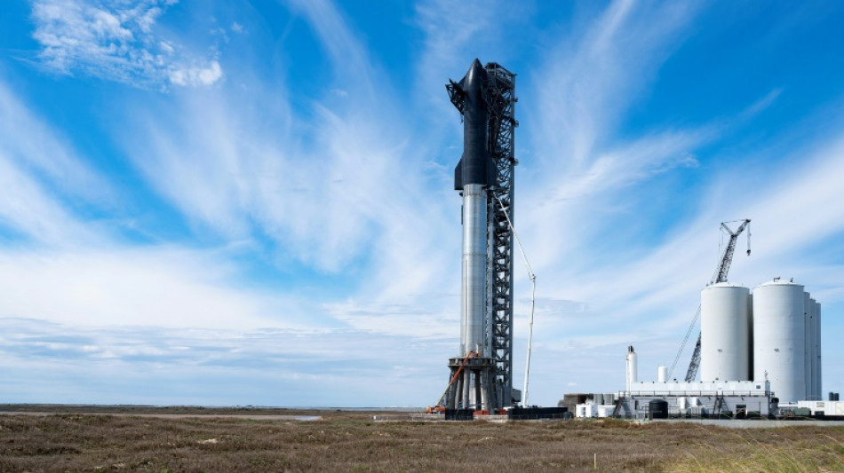 SpaceX vise un premier vol test de la plus grande fusée du monde lundi