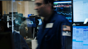 Wall Street hésite à l'ouverture d'une semaine dense en indicateurs et résultats