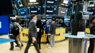 Wall Street en ordre dispersé, manque de direction faute d'intervenants