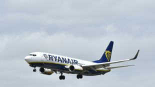 Ryanair flies back into annual profit of 1.4 bn euros