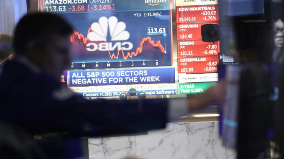 Wall Street finit en forte baisse, le Dow Jones au plus bas de l'année en clôture