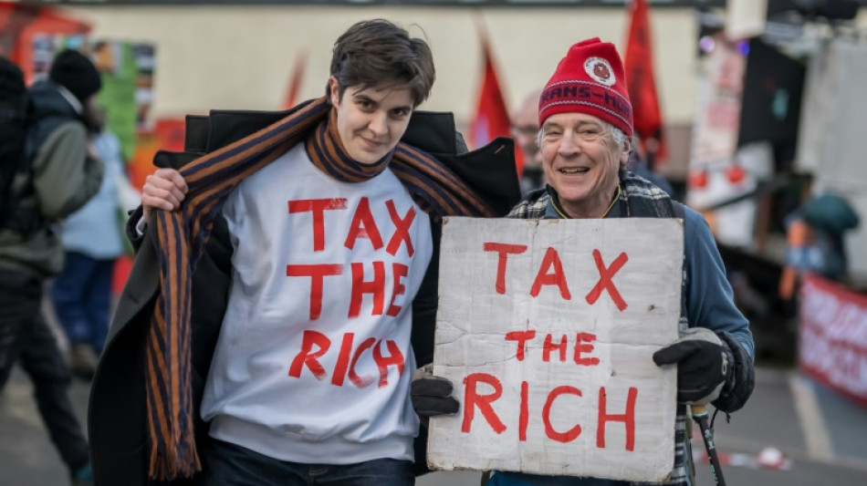 Rund 300 Menschen protestieren gegen Weltwirtschaftsforum in Davos