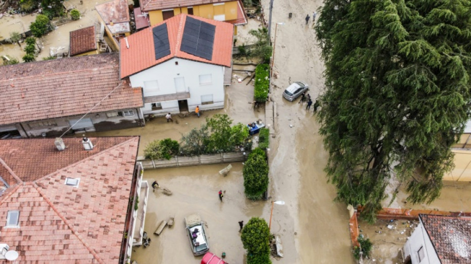 Le verger de l'Italie sous l'eau, neuf morts et des dégâts considérables