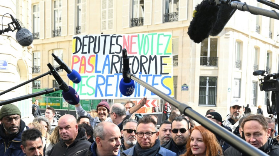 Retraites: devant l'Assemblée, l'intersyndicale réitère son appel à "voter contre" la réforme