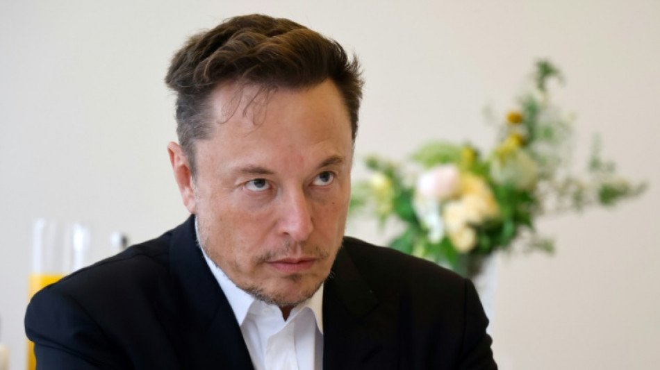 Elon Musk défend ses décisions abrasives chez Twitter