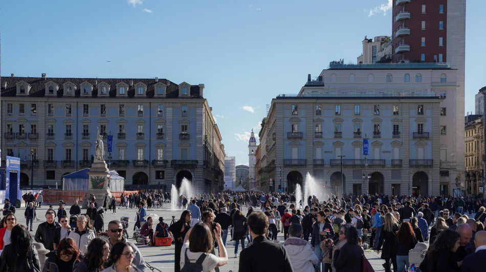 ++ Confcommercio alza le stime sul Pil, primo trimestre a +0,3%