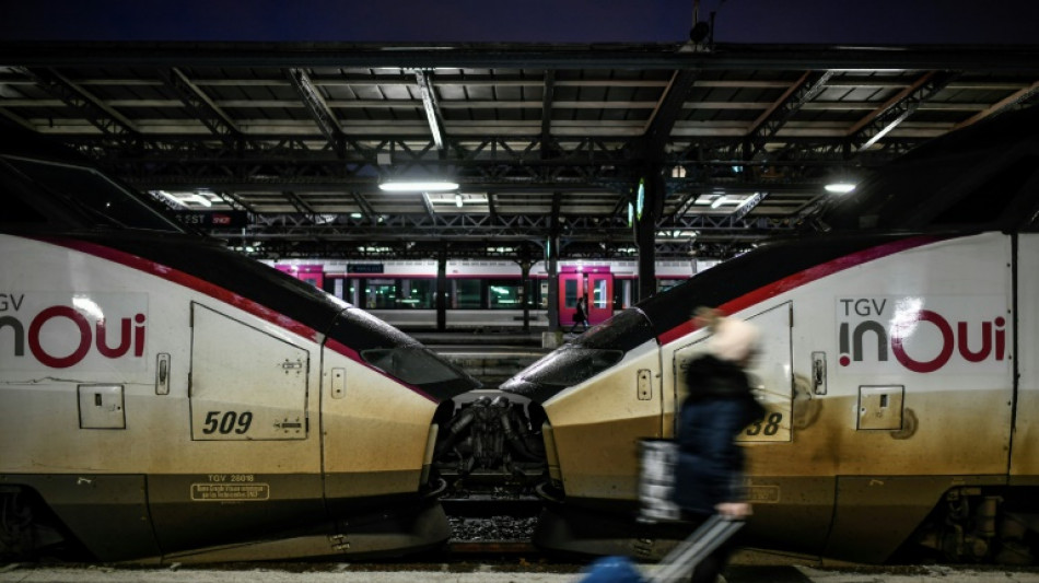 Fin du conflit à la SNCF: le Nouvel An sauvé mais un week-end de Noël malgré tout perturbé