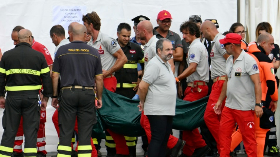 Sicile : cinq corps retrouvés dans l'épave du super yacht