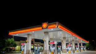 Shell annual profit drops to $16 bn as oil prices fall