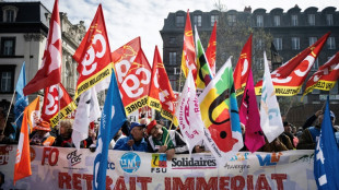 Retraites: les syndicats invités à Matignon, nouvelle mobilisation le 6 avril