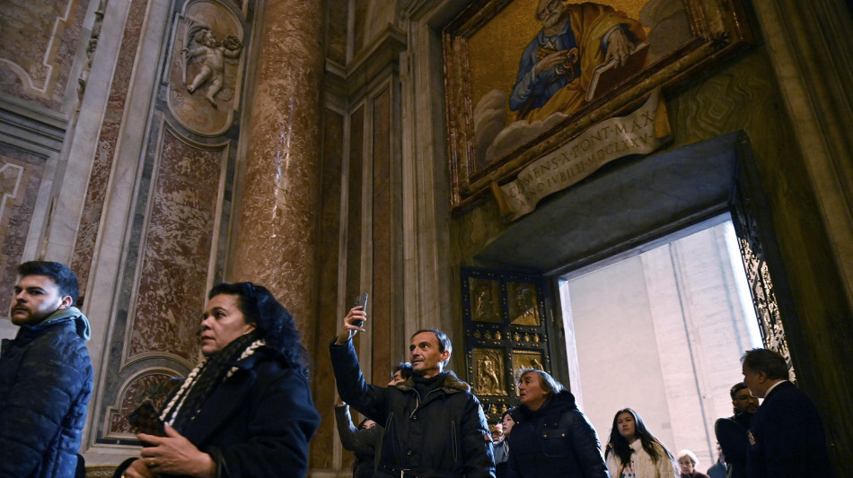 Giubileo: mezzo milione ha passato la porta santa a S.Pietro