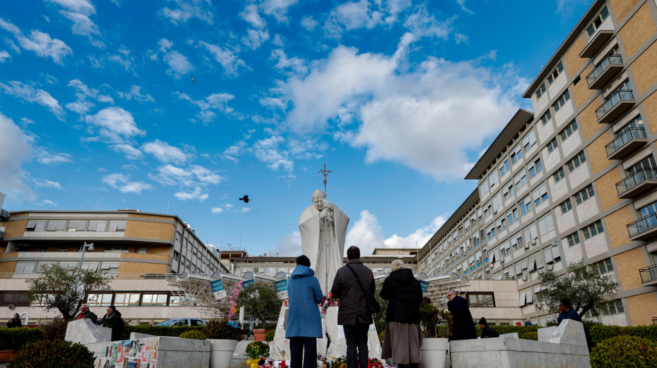 Il Papa resta stazionario in un quadro complesso