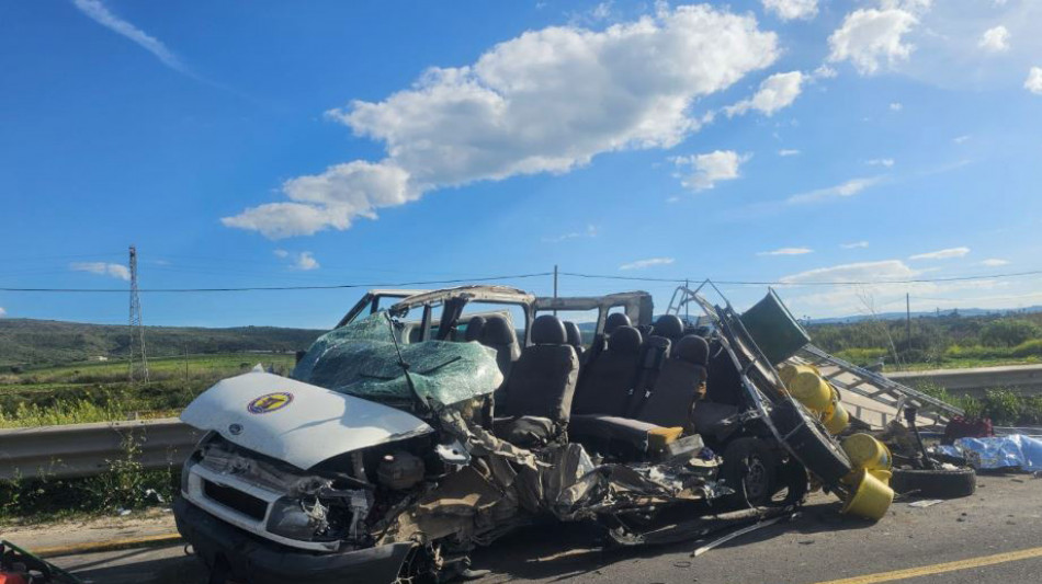 Tre braccianti morti e 7 feriti in incidente nel siracusano