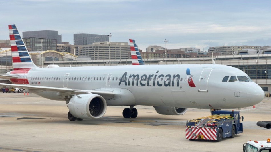 Strong demand lifts American Airlines to profitable Q1