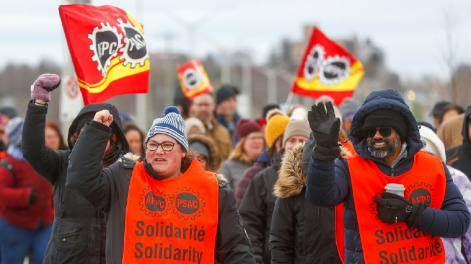 Grève "historique" des fonctionnaires canadiens sur les salaires et le télétravail