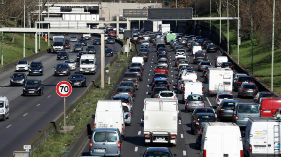 "Air épais" et "brouhaha": les riverains du "périph'" parisien face à une pollution parfois mortelle