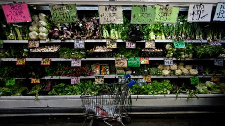 Stocks, crédits sans fin, consommation éperdue...  les tactiques des Argentins face à l'inflation