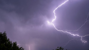 Orages: vigilance rouge levée, des dégâts matériels et des milliers de foyers sans électricité