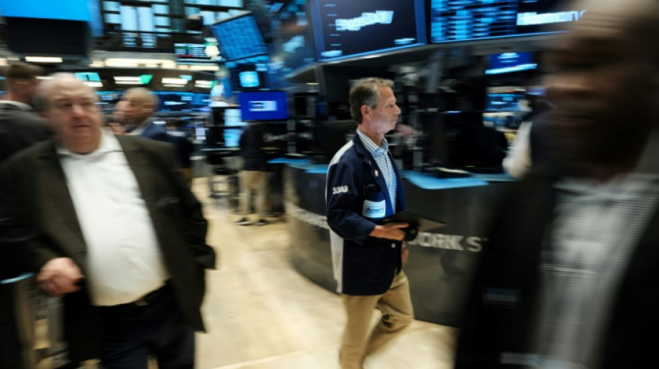 Wall Street ouvre en hausse, maintient l'élan à l'orée d'une semaine cruciale