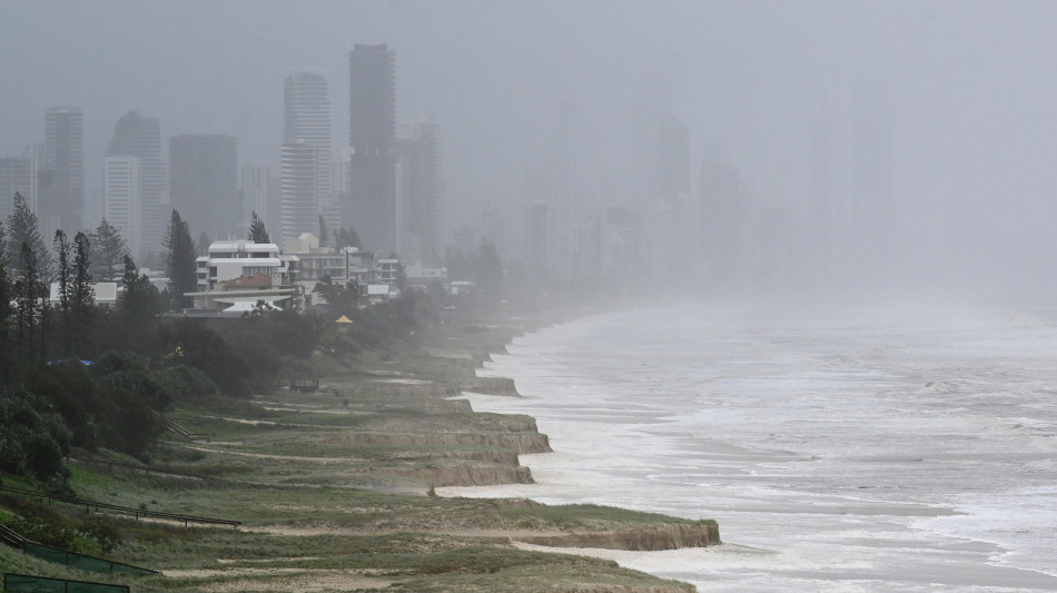 Australia, un morto e migliaia senza elettricità per il maltempo