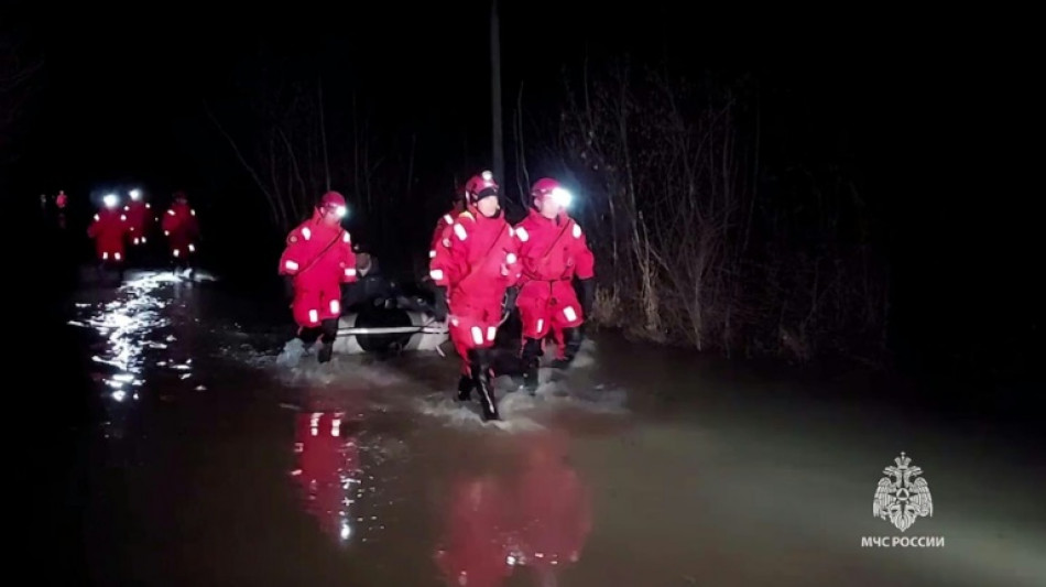 Rusia alerta de la "situación crítica" en una ciudad de los Urales tras la rotura de una represa