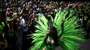 Straßenfest zu Karneval der Kulturen beginnt in Berliner Stadtteil Kreuzberg