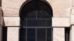 Borsa: Milano poco mossa (+0,1), in luce Mps, scivola Stellantis