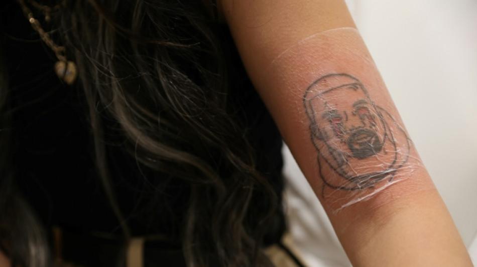 Un établissement londonien efface gratuitement les tatouages de Kanye West