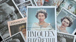 "Nos coeurs sont brisés": la mort d'Elizabeth II à la une de la presse britannique