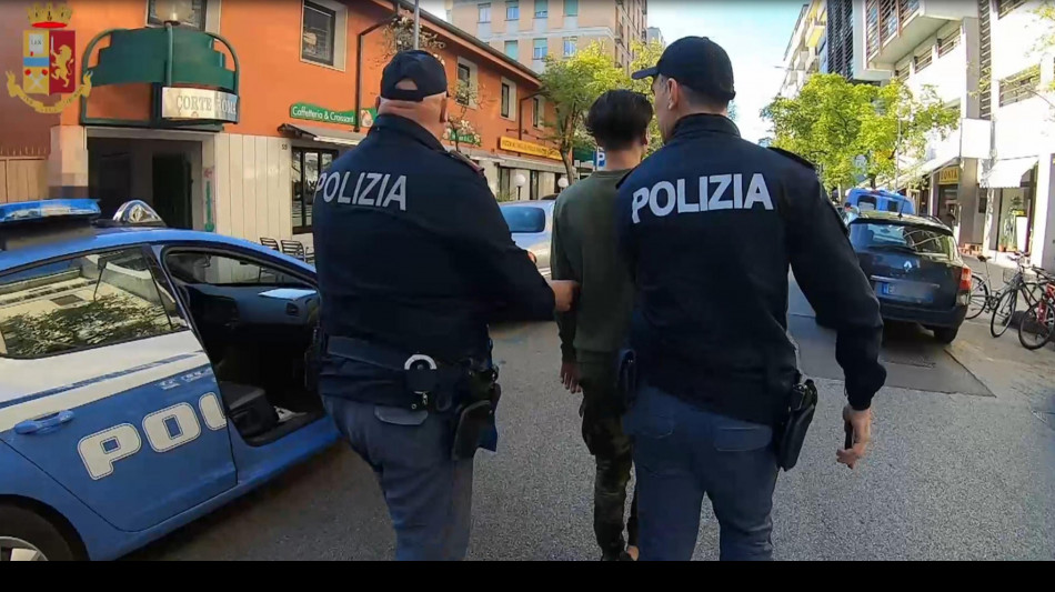 Badanti con documenti falsi, 19 arresti e 17 denunce