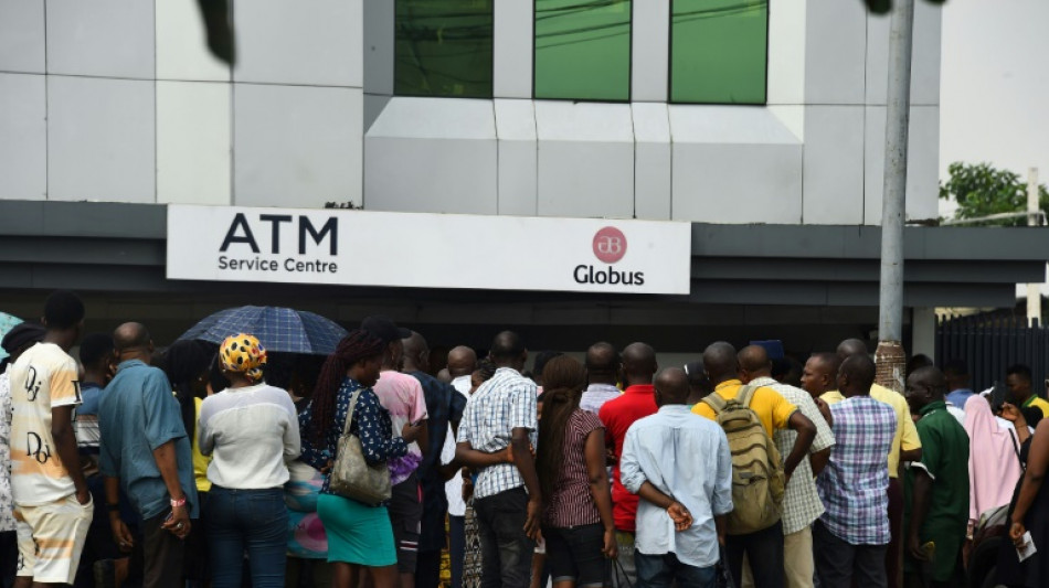 Nigeria eases currency swap to try and curb queues