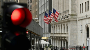 Wall Street clôt en petite forme la dernière séance d'un mois volatil