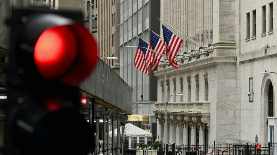 Wall Street ouvre en légère baisse, les taux montent après la BCE