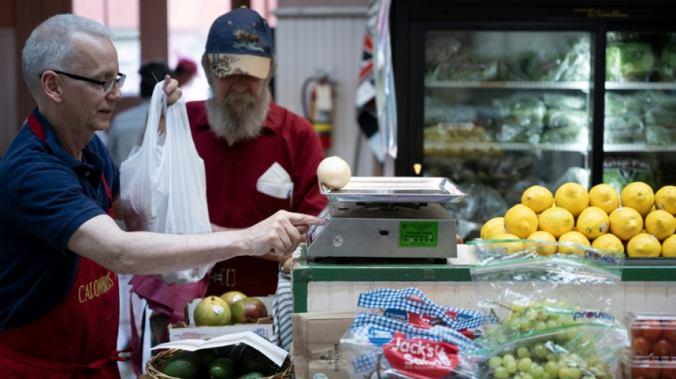 L'inflation ralentit aux Etats-Unis, il faudra du temps, avertit Biden