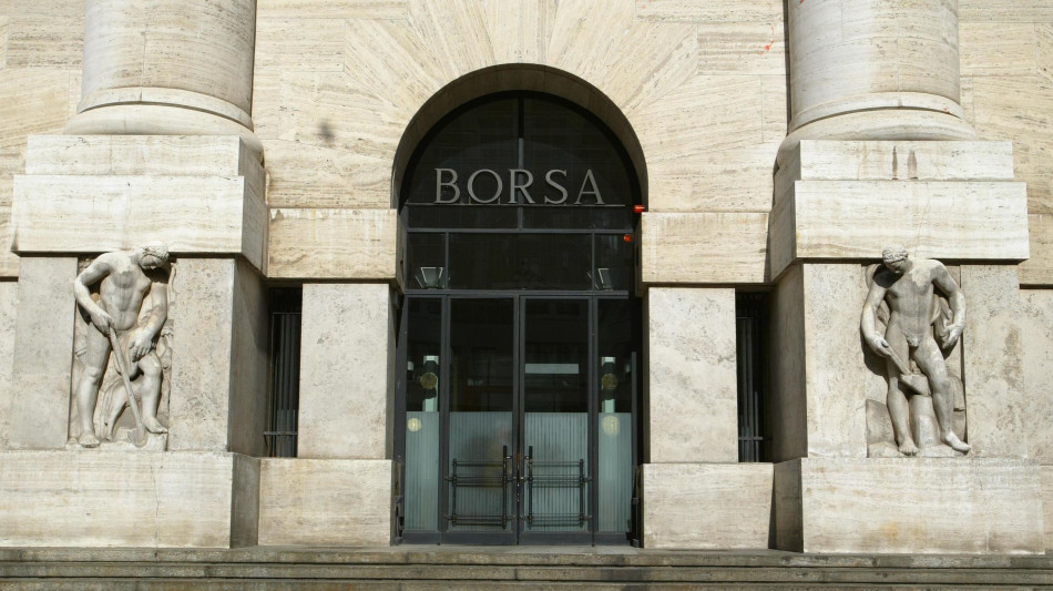 Borsa: Milano (+0,1%) tiene con Eni e Stellantis, fiacca Stm