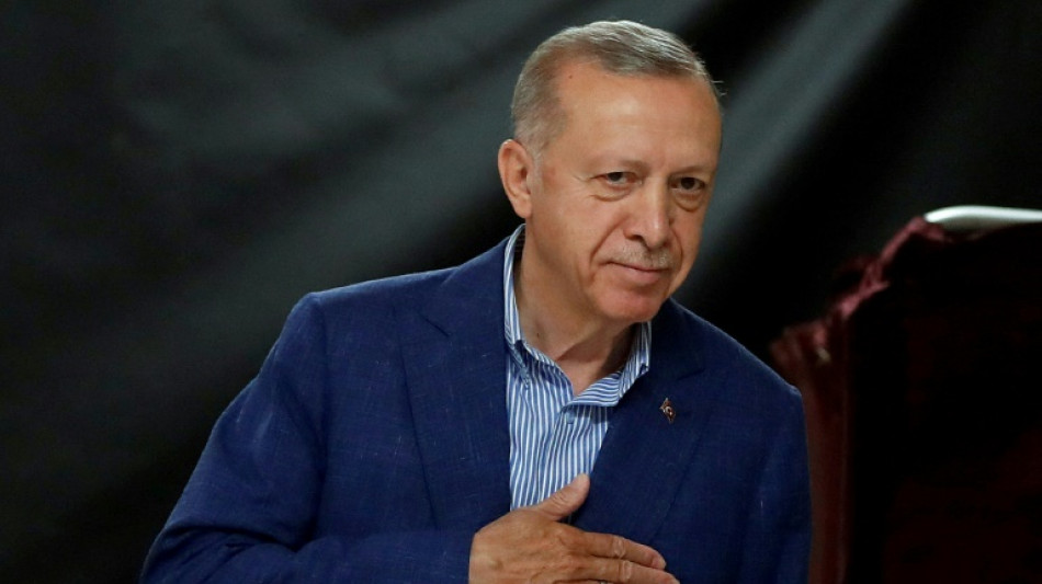 Erdogan closes in on victory in historic Turkey runoff